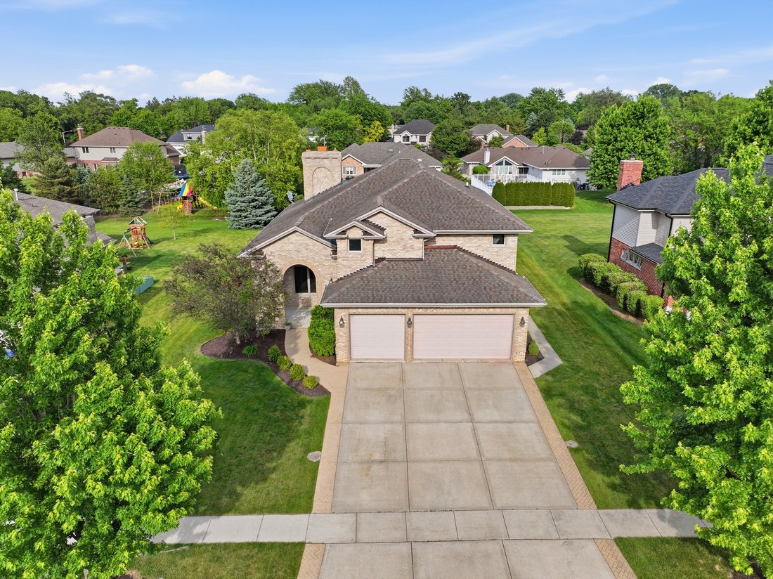 House in New Lenox, Illinois, United States 1 - 17999882