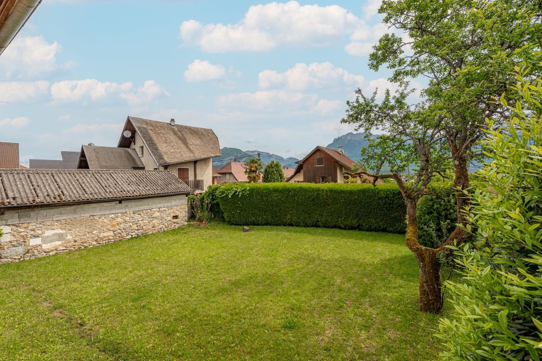 Farm Ranch in Saint-Eustache, Auvergne-Rhône-Alpes, France 5 - 18043482