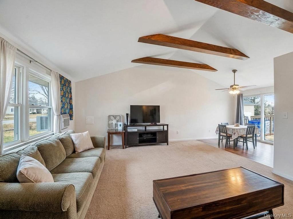 House in West Islip, New York, United States 5 - 18048218