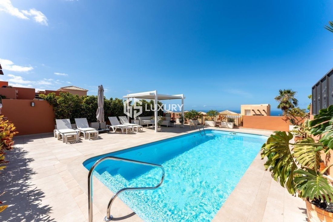 House in La Caleta, Adeje, Canary Islands 1 - 18044536