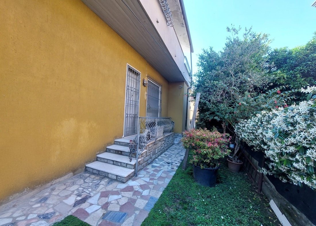Villa in Pietrasanta, Tuscany, Italy 3 - 18048178