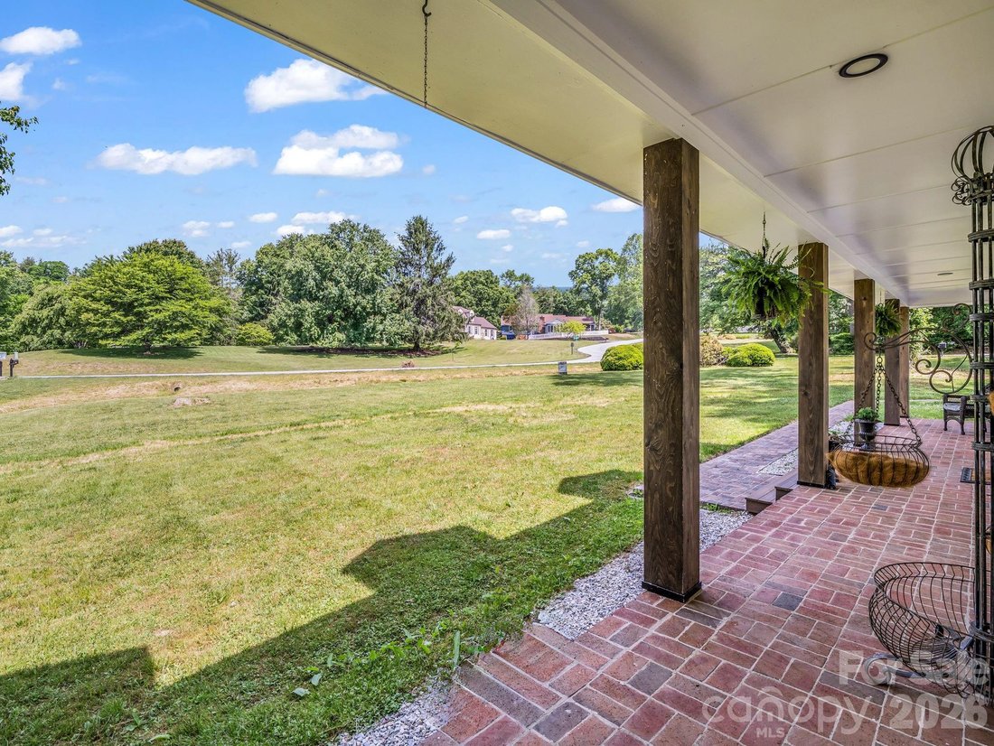 House in Hendersonville, North Carolina, United States 4 - 17897751