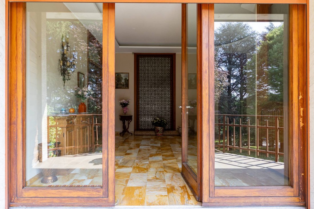 Villa in Bulciago, Lombardy, Italy 1 - 18043044