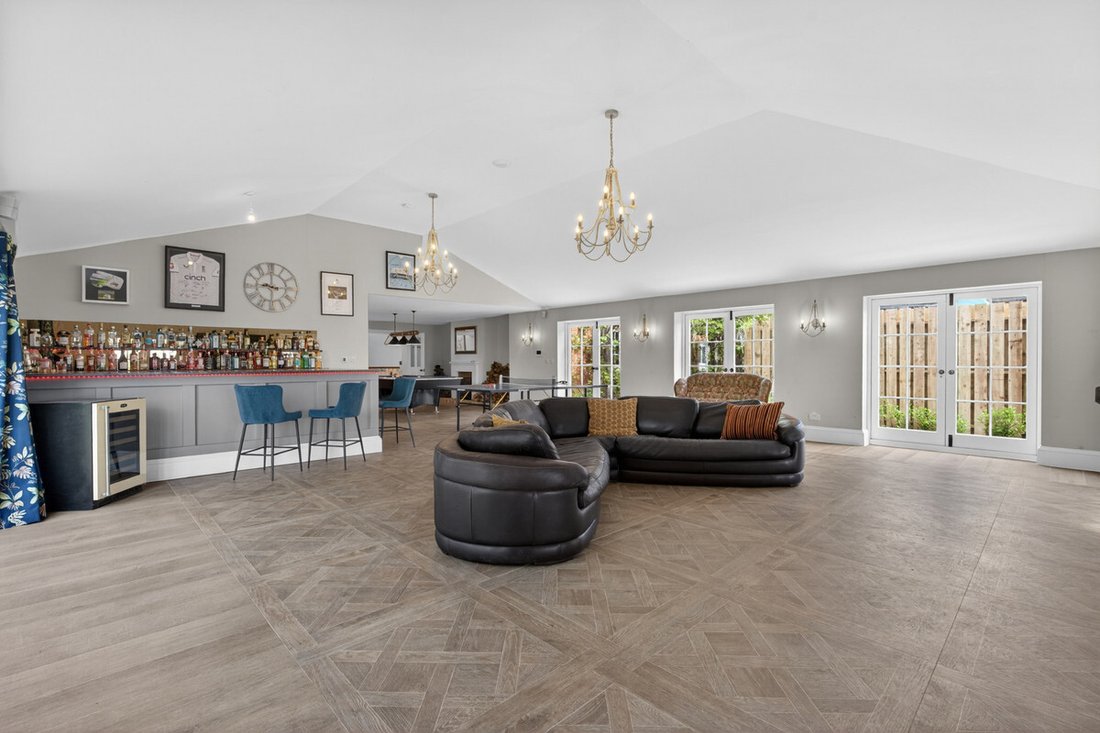 Bungalow in Hindlip, England 4 - 18044606