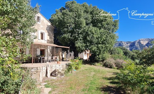 Casa en Robion, Provenza-Alpes-Costa Azul, Francia 1