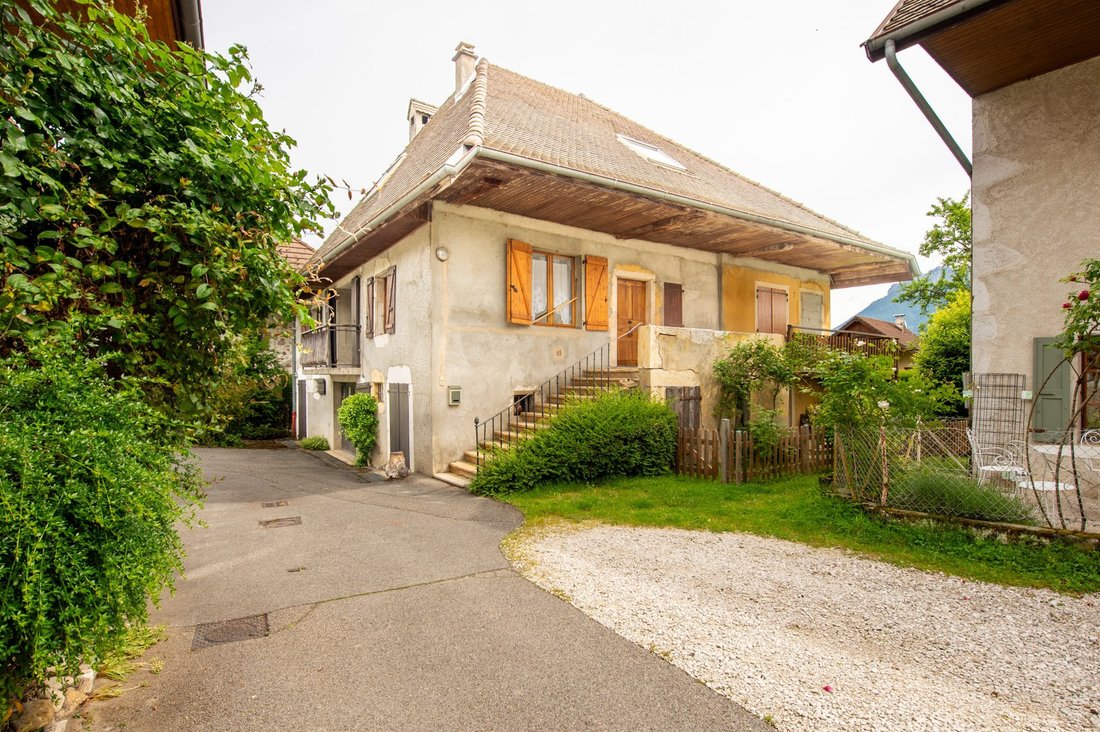 Farm Ranch in Saint-Eustache, Auvergne-Rhône-Alpes, France 3 - 18043482