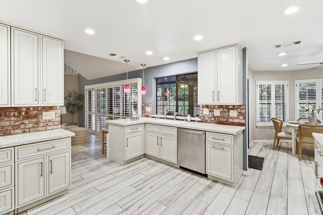 House in Elk Grove, California, United States 2 - 18049208