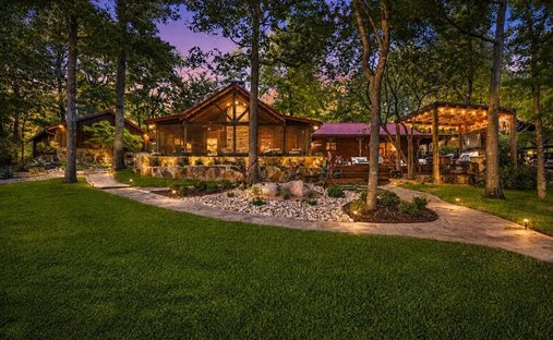 House in Pittsburg, Texas, United States 1
