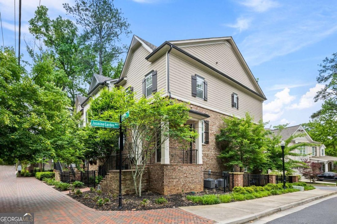 House in Alpharetta, Georgia, United States 5 - 18042002
