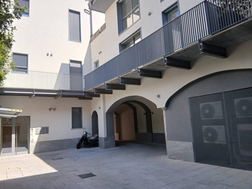 Apartment in Center, Varese, Lombardy 1 - 18049926