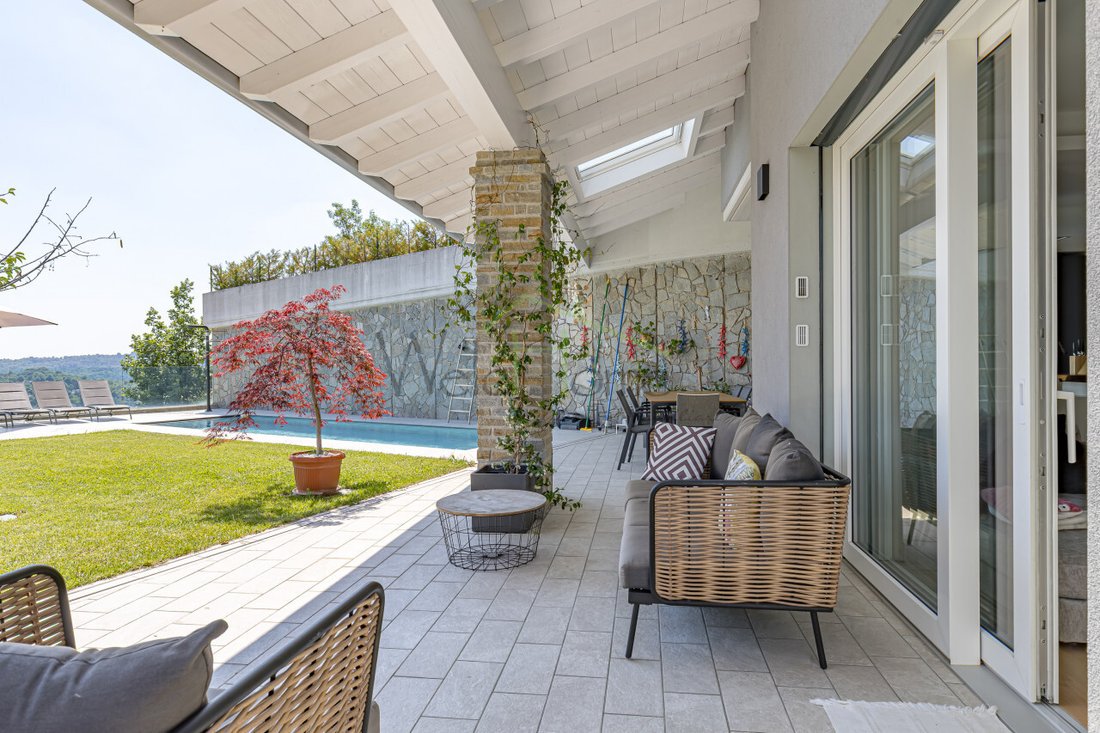 Villa in Tavernerio, Lombardy, Italy 5 - 18048996