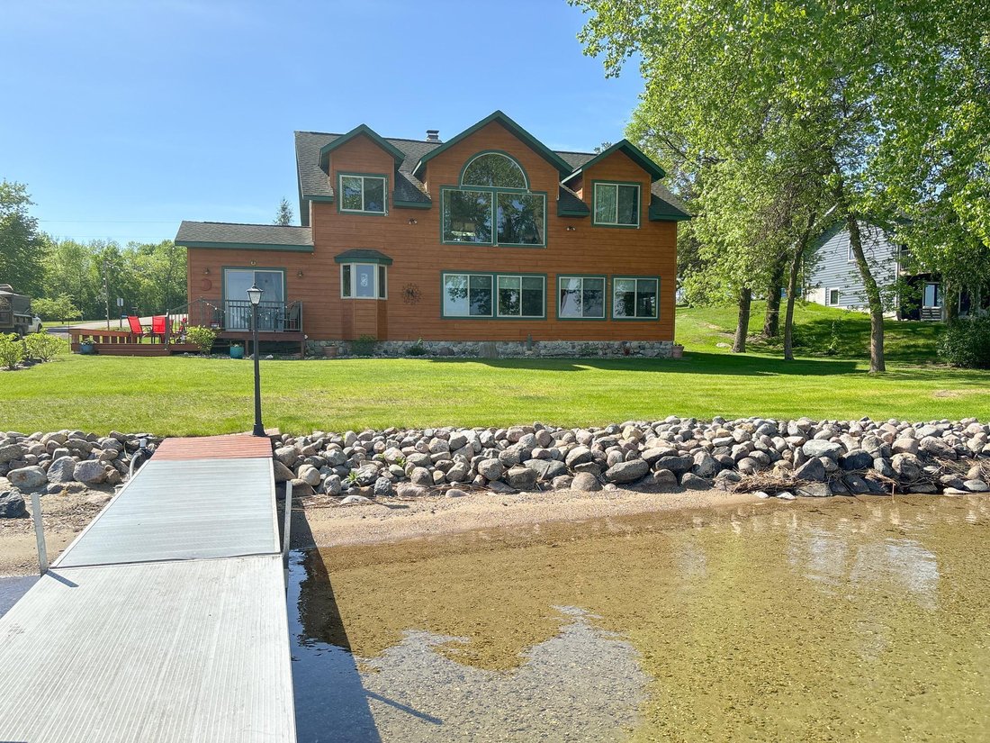 House in Fergus Falls, Minnesota, United States 3 - 18045543