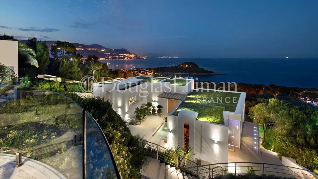 Villa in Saint-Jean-Cap-Ferrat, Provence-Alpes-Côte d'Azur, France 1 - 18052077