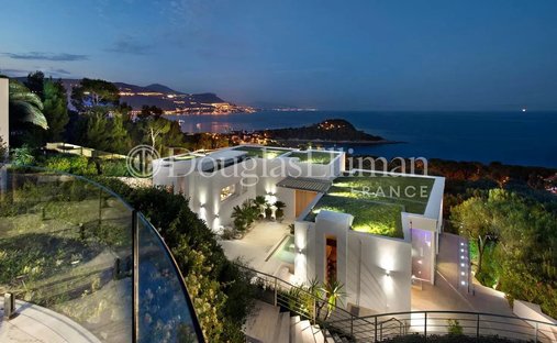 Villa in Saint-Jean-Cap-Ferrat, Provence-Alpes-Côte d'Azur, France 1