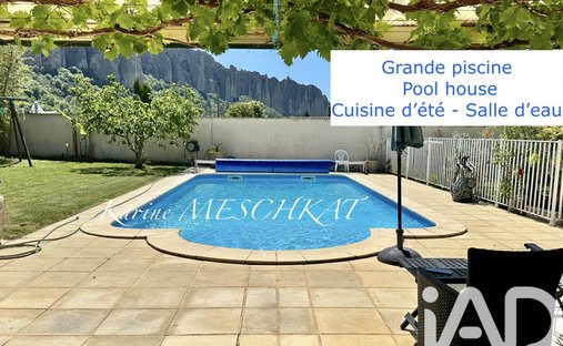 House in Les Mees, Provence-Alpes-Côte d'Azur, France 1