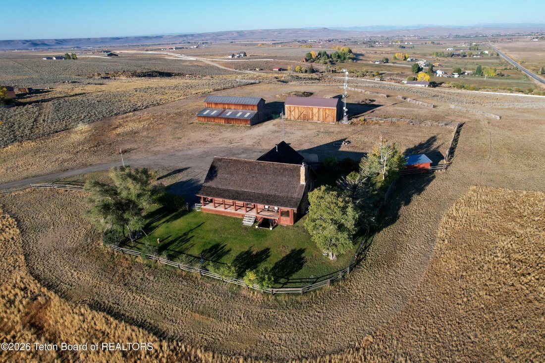 House in Pinedale, Wyoming, United States 2 - 18042655