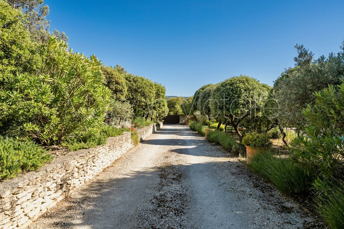 House in Gordes, Provence-Alpes-Côte d'Azur, France 4 - 18048899