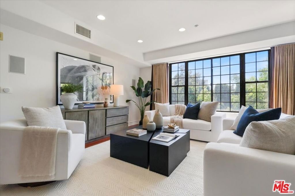 Condo in West Hollywood, California, United States 3 - 18044136