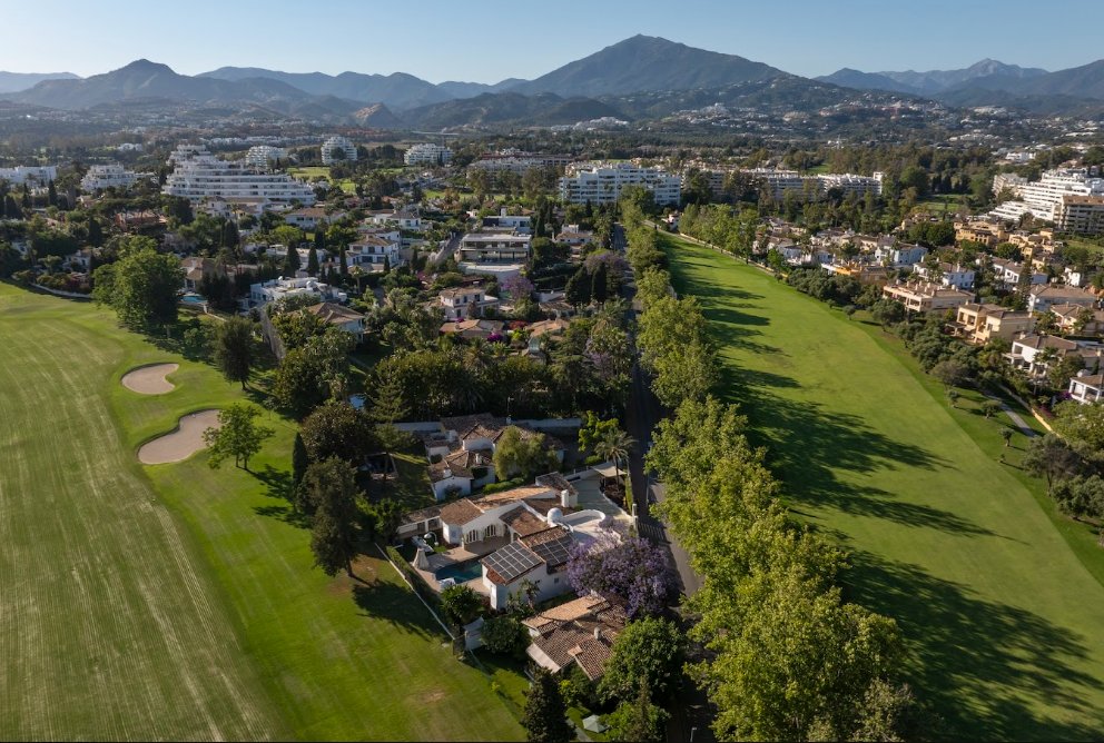 Villa in Marbella, Andalusia, Spain 2 - 18045033