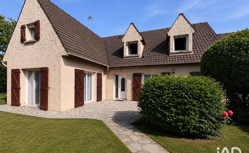House in Domaine d'Armainvilliers, Ozoir-la-Ferriere, France 1
