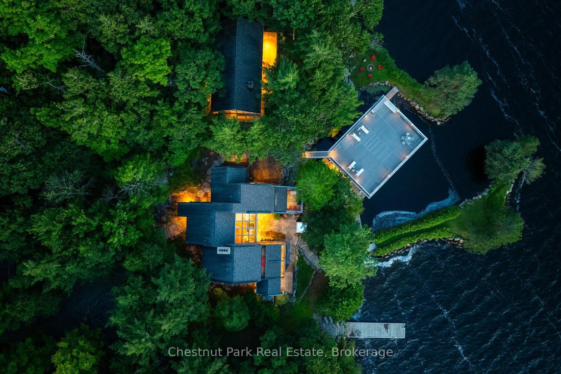 House in Bracebridge, Ontario, Canada 1 - 18050326