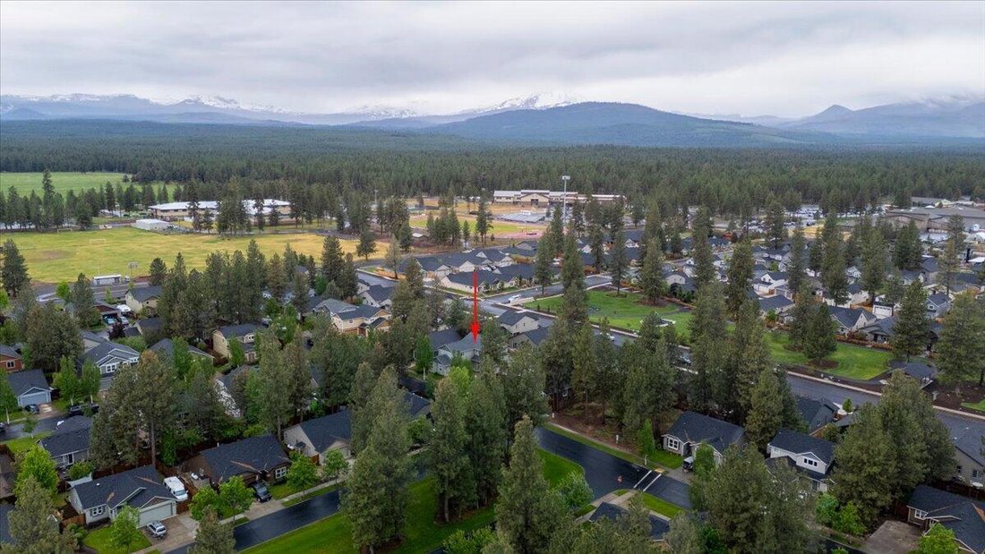 House in Sisters, Oregon, United States 3 - 18048478