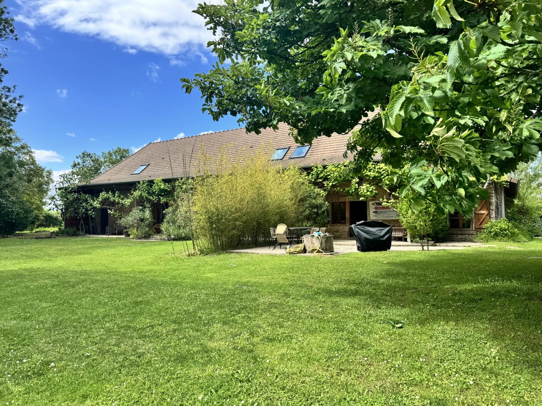 Farm Ranch in Chateaurenaud, Louhans-Châteaurenaud, France 5 - 18047121