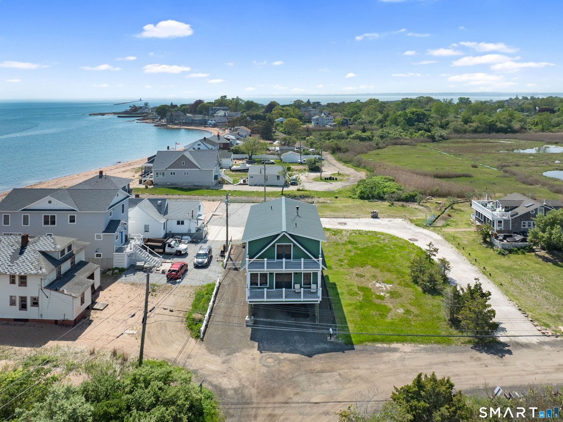 House in East Haven, Connecticut, United States 3 - 18049677