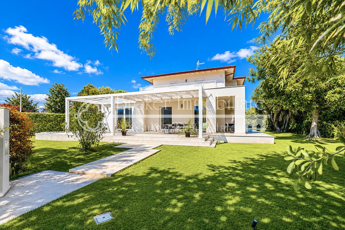 Villa in Center, Forte dei Marmi, Tuscany 1 - 16566384