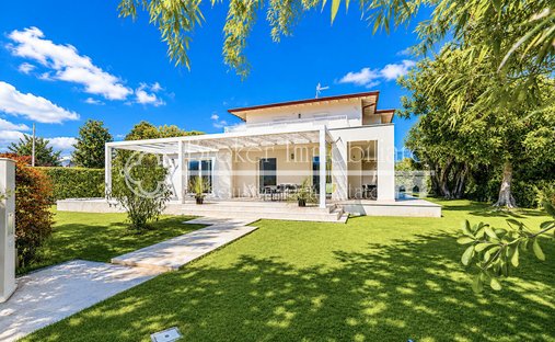 Villa in Center, Forte dei Marmi, Tuscany 1