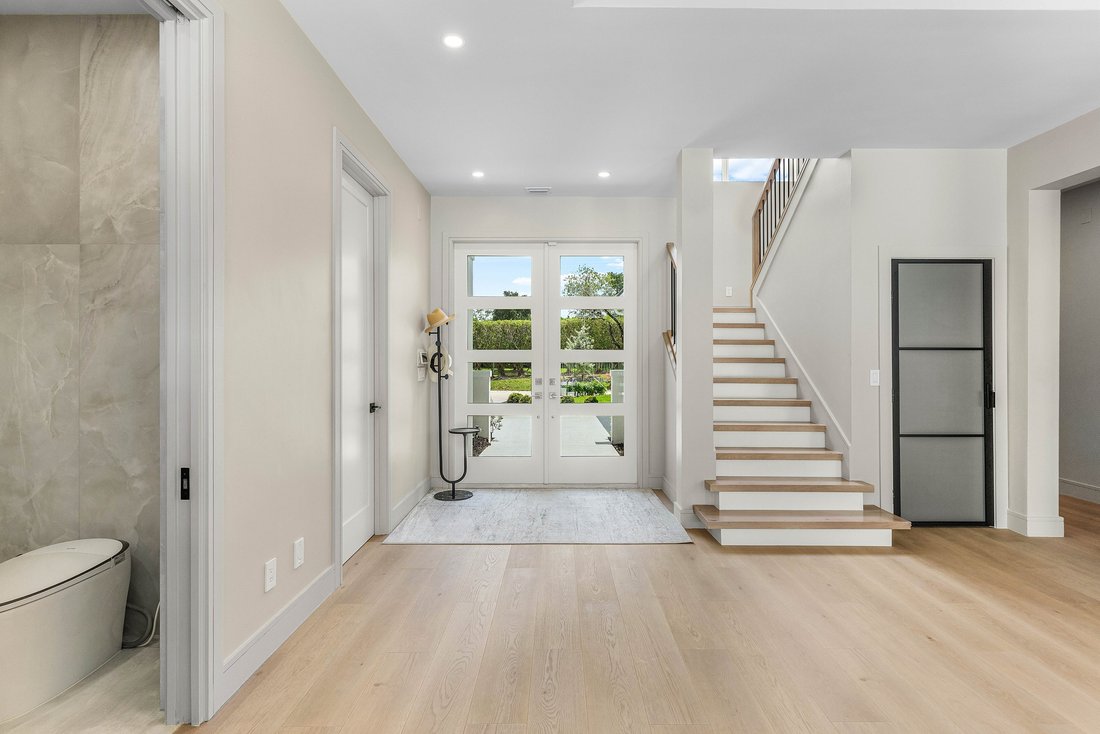 West Palm Beach, Florida, United States 4 - 18045634