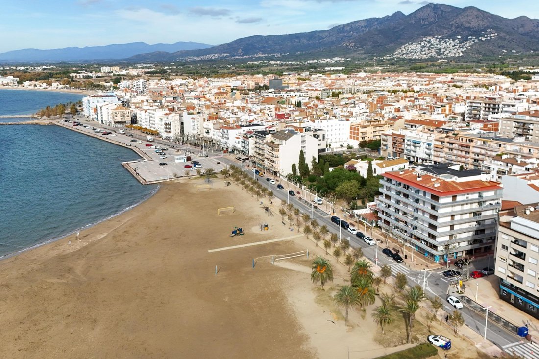 Apartment in Roses, Catalonia, Spain 2 - 18044131