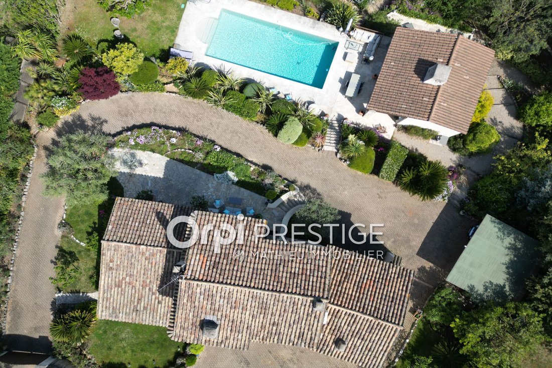 Villa in Nord, Roquefort-les-Pins, France 4 - 18045018