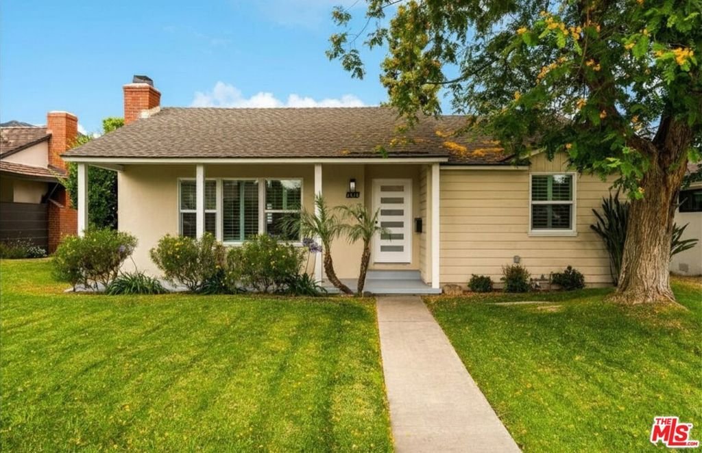 House in Burbank, California, United States 1 - 18040350