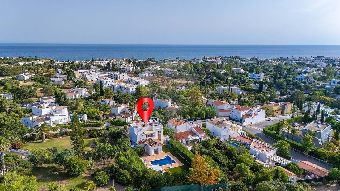 Villa in Carvoeiro, Algarve, Portugal 1 - 18046139