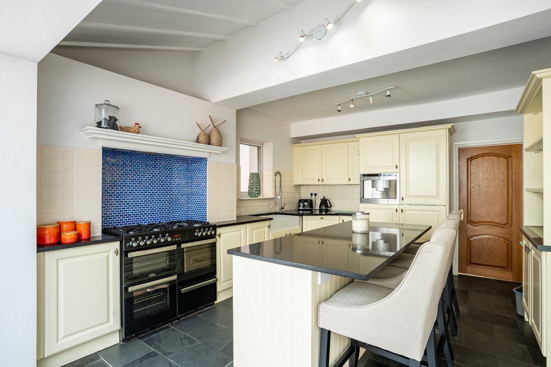 House in Bromsgrove, England 3 - 18044618