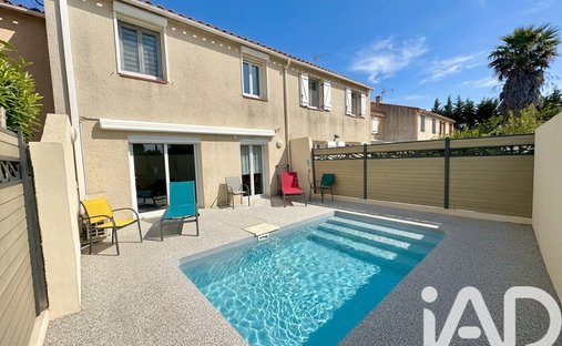 House in Hyeres, Provence-Alpes-Côte d'Azur, France 1