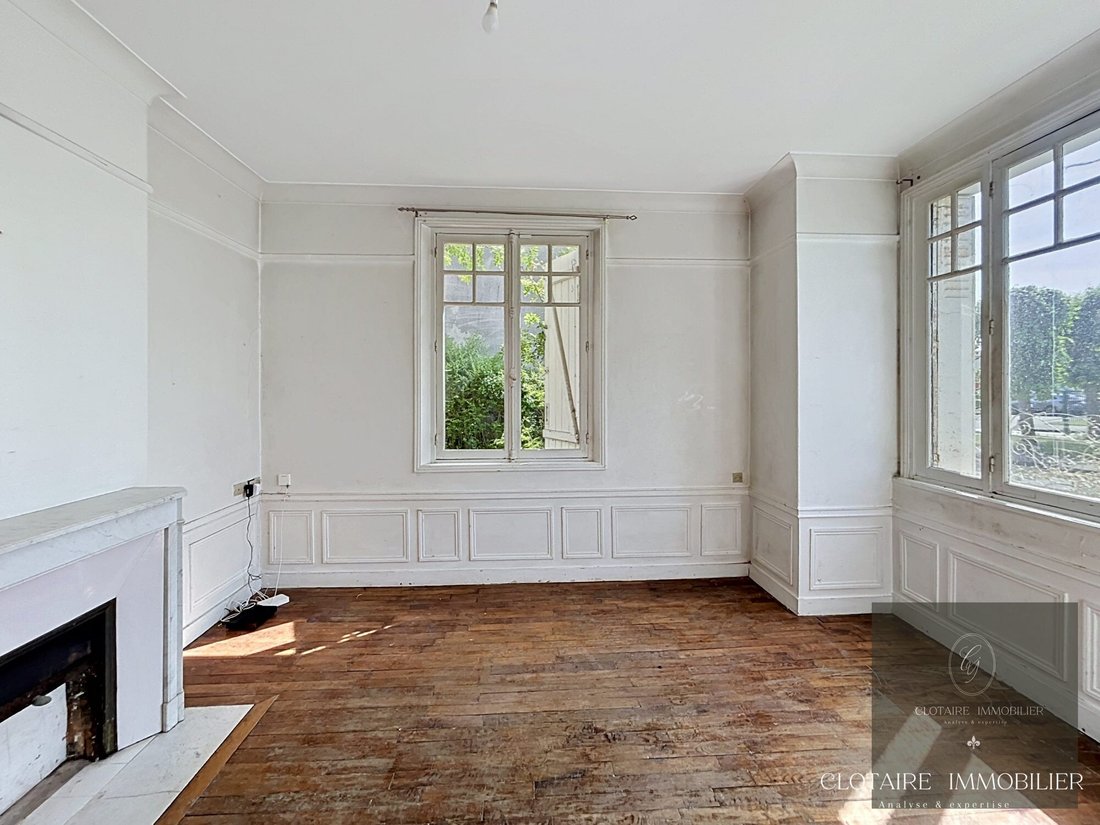 House in Compiegne, Hauts-de-France, France 2 - 18043580