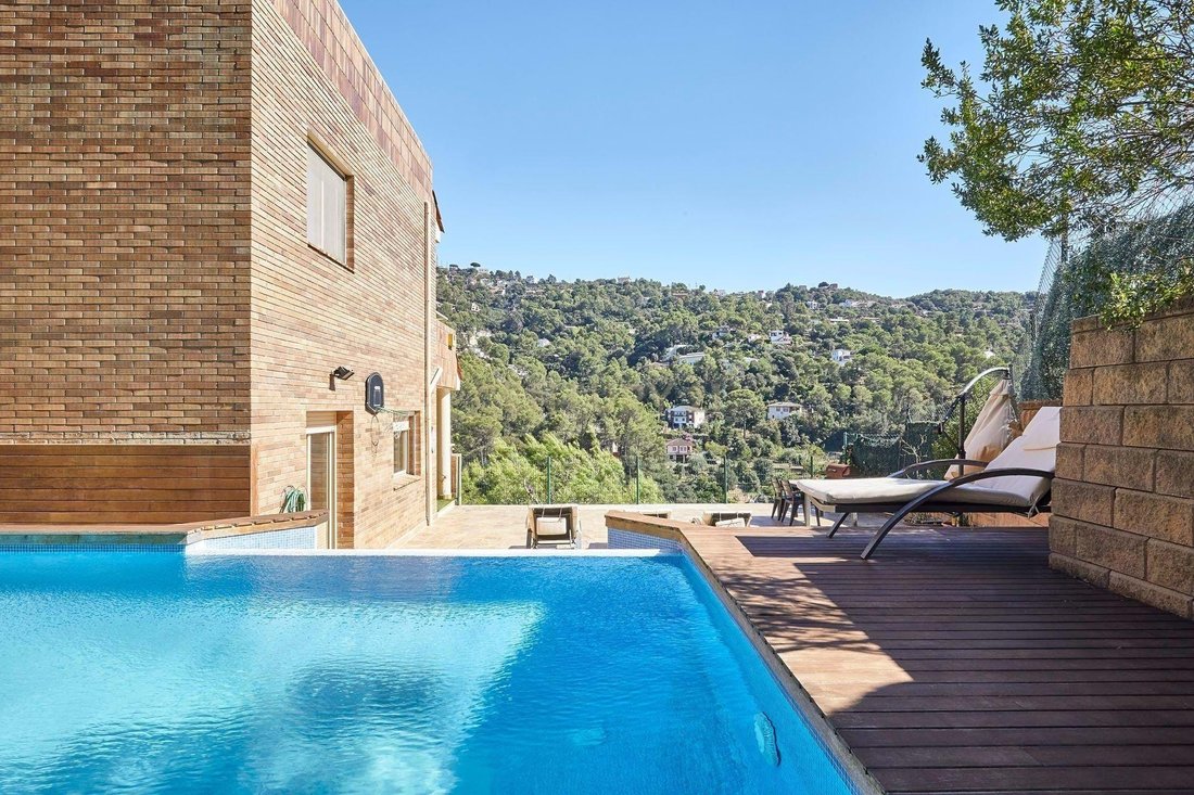 Villa in Torrelles de Llobregat, Catalonia, Spain 1 - 16148900