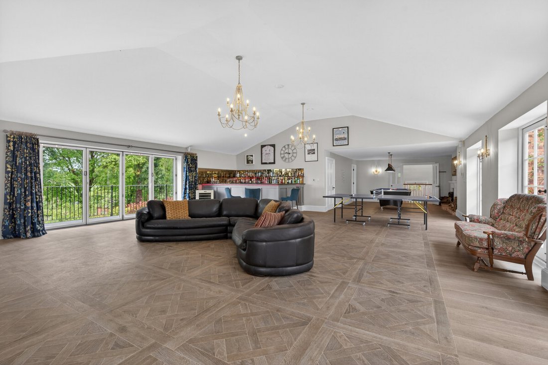 Bungalow in Hindlip, England 5 - 18044606