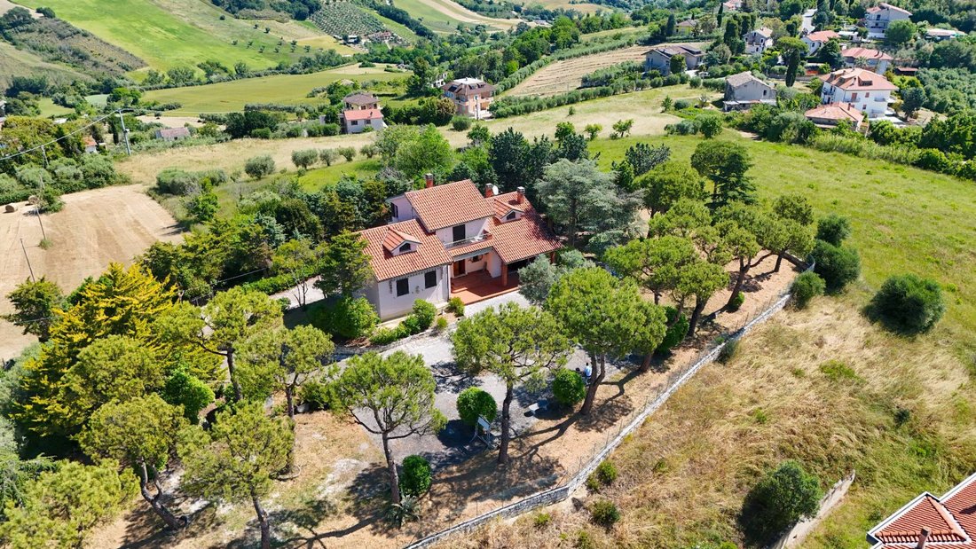 Villa in Monteprandone, Marche, Italy 1 - 18043045