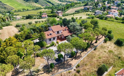 Villa a Monteprandone, Marche, Italia 1