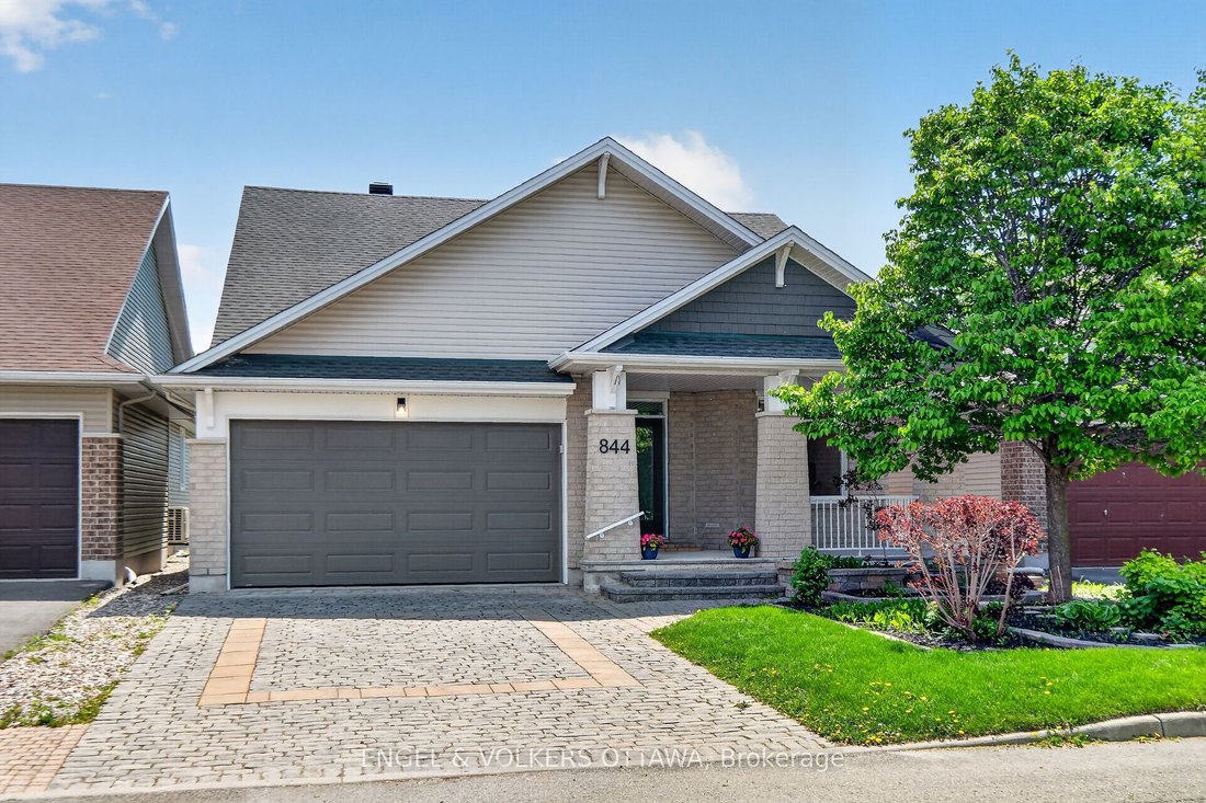 House in Ottawa, Ontario, Canada 2 - 18042604
