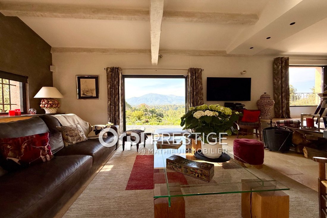 Villa in Nord, Roquefort-les-Pins, France 3 - 18045018