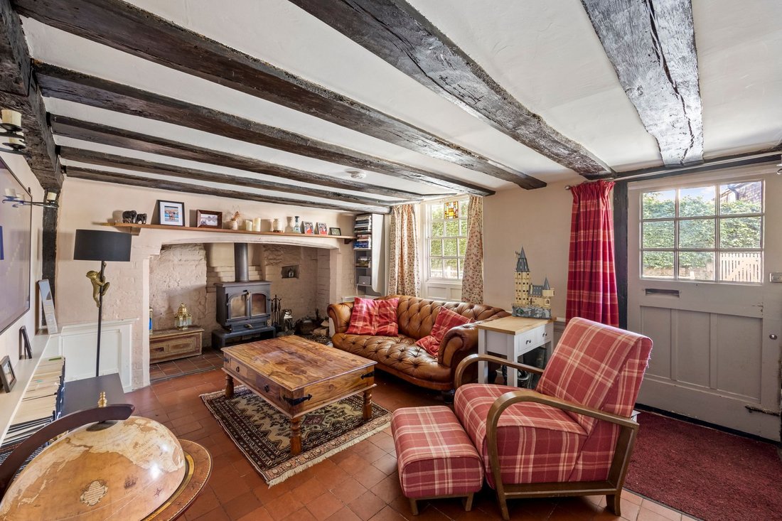 House in Whitemans Green, England 2 - 18047220