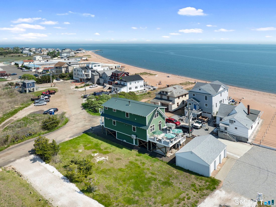 House in East Haven, Connecticut, United States 5 - 18049677