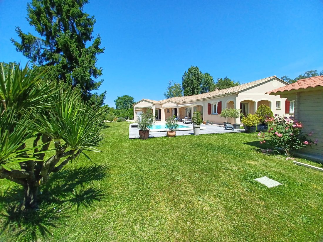 House in Sadirac, Nouvelle-Aquitaine, France 1 - 12605627