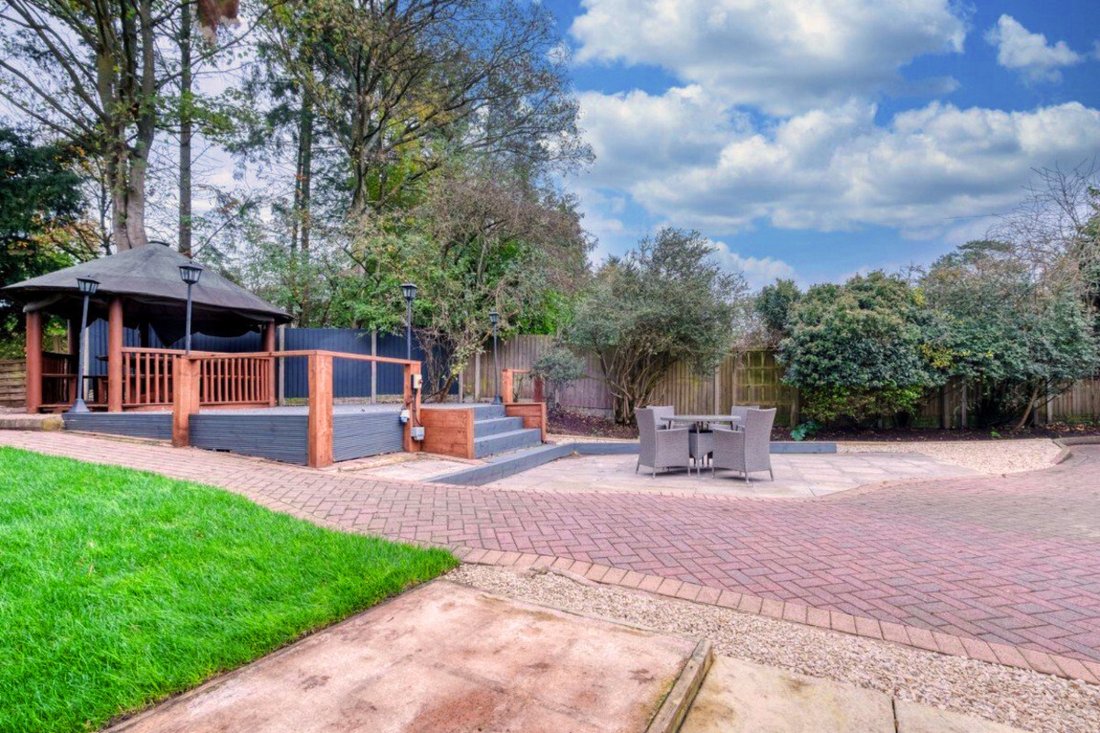 House in Bromsgrove, England 2 - 18044618