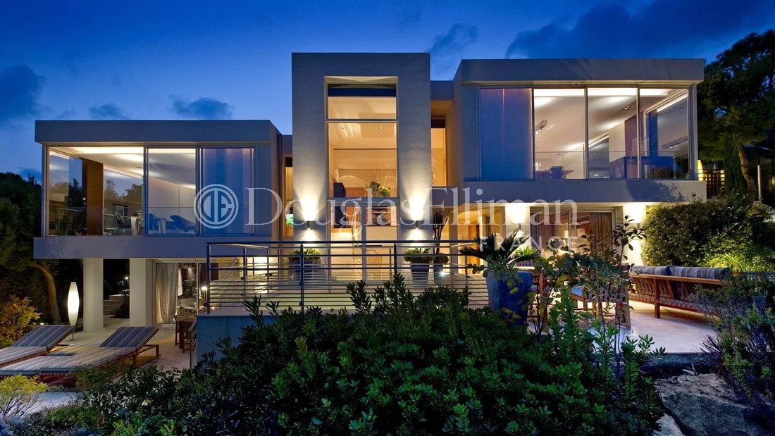 Villa in Saint-Jean-Cap-Ferrat, Provence-Alpes-Côte d'Azur, France 3 - 18052077