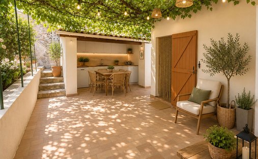 House in Village, Saint-Mandrier-sur-Mer, France 1